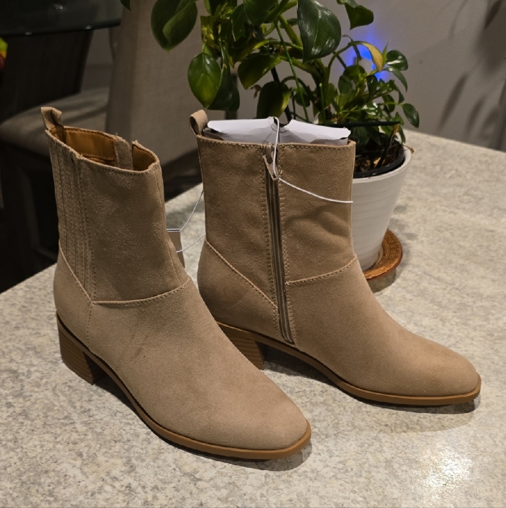 Universal Thread Taupe Ankle Boots